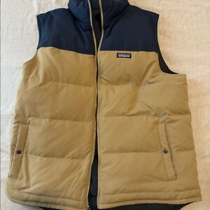 Men’s heavy down reversible Patagonia vest.